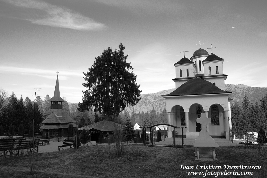 Sfânta Mănăstire Caraiman (Bușteni) / Holy Monastery Caraiman (Busteni, Romania)