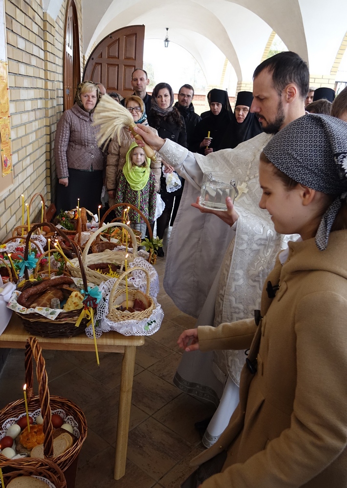 Holy Saturday in Zwierki Convent