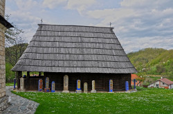 AleksaSrbin 
Црква брвнара-Сеча Река 
2016-04-12 07:17:11