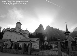 FotoPelerin 
Sfânta Mănăstire Caraiman (Bușteni) / Holy Monastery Caraiman (Busteni, Romania) 
2016-04-13 12:03:29