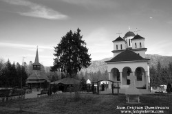 FotoPelerin 
Sfânta Mănăstire Caraiman (Bușteni) / Holy Monastery Caraiman (Busteni, Romania) 
2016-04-15 14:33:11