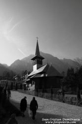 FotoPelerin 
Chemarea Vecerniei... / The call of Vespers... 
2016-04-15 14:43:04