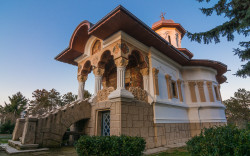 ioanalexro 
Chapel 
57 
2016-05-30 00:01:10