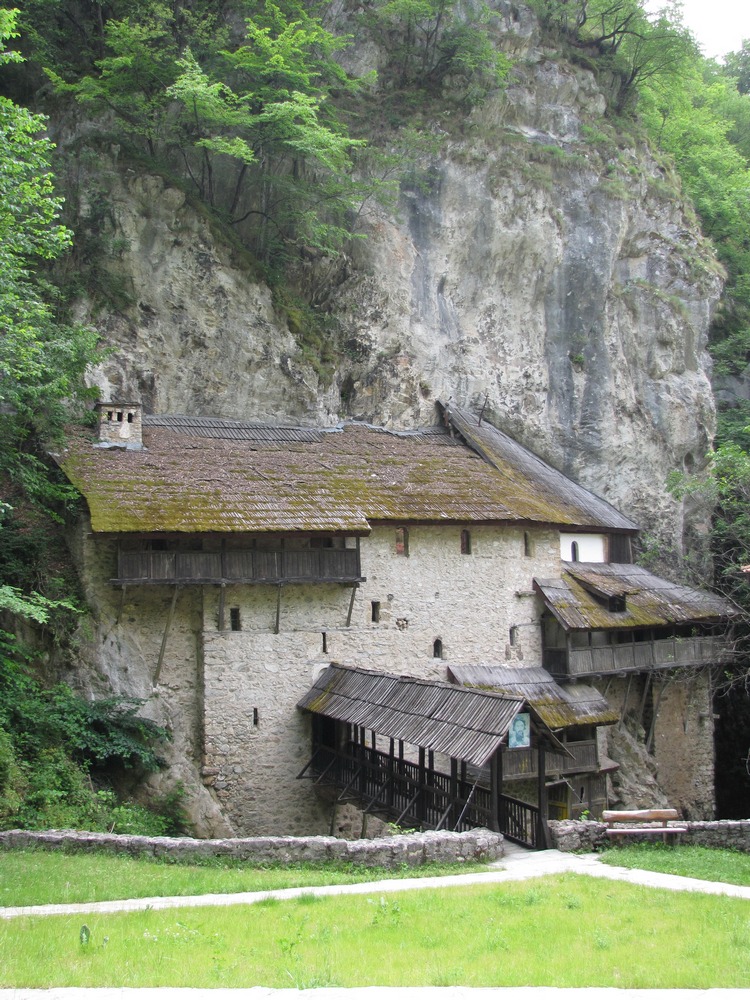 Манастир Црна река