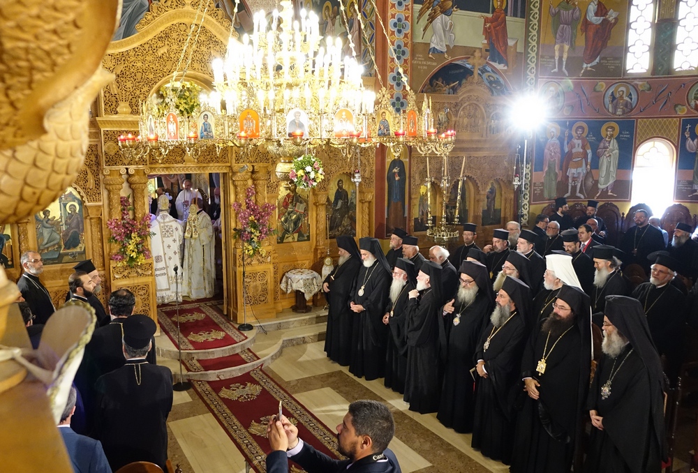 Divine Liturgy in Annunciation Catherdal in Kissamos