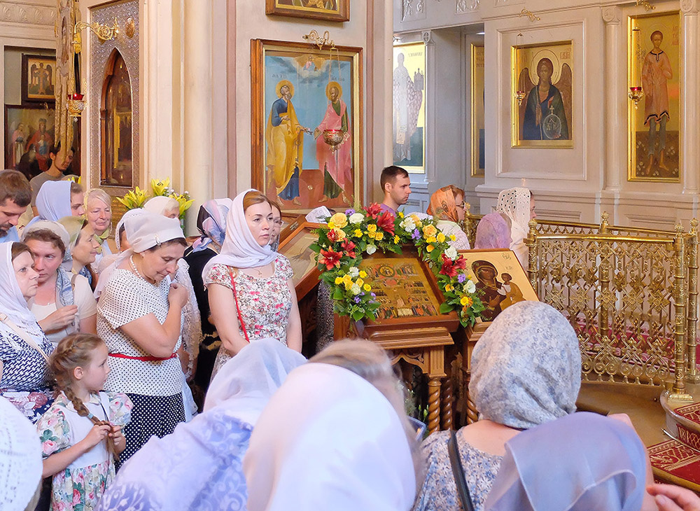 Монастырь. Повседневная жизнь. Престольный Праздник.