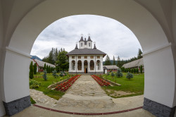 ioanalexro 
Cheia Monastery 
45 
2016-06-06 12:11:40