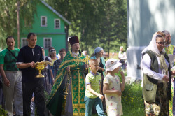 AlexandraP 
На Троицу. Престольный праздник 
2016-06-29 14:41:08