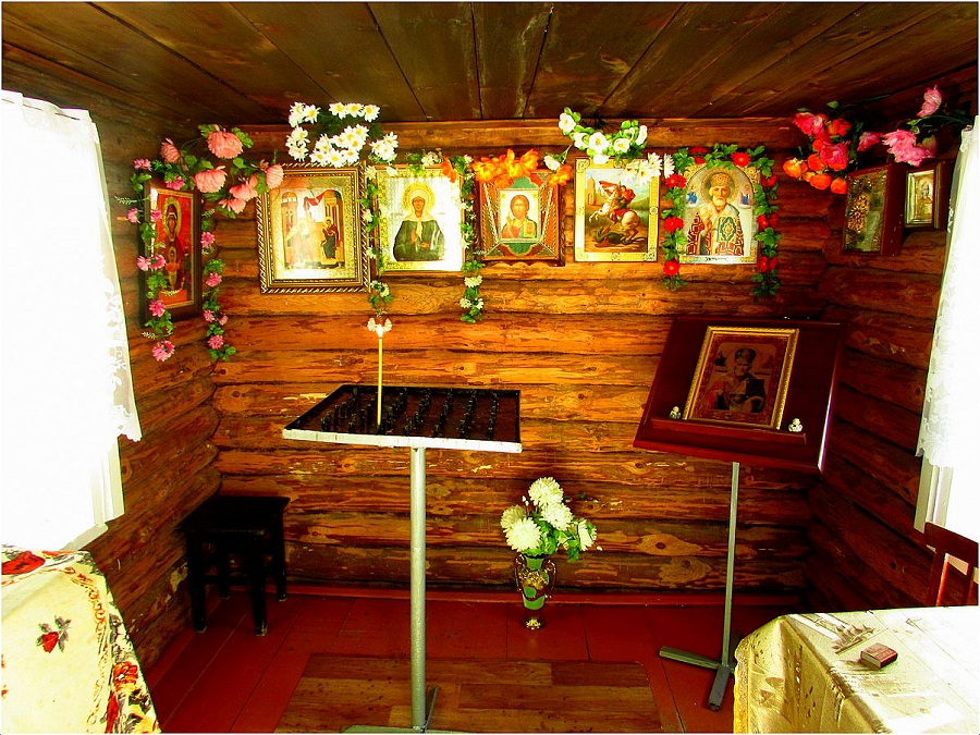 Никольская гора, часовня в лесу над купелью    St.Nicolas hillб forestal chapel
