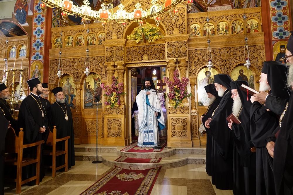 Divine Liturgy in Annunciation Catherdal in Kissamos