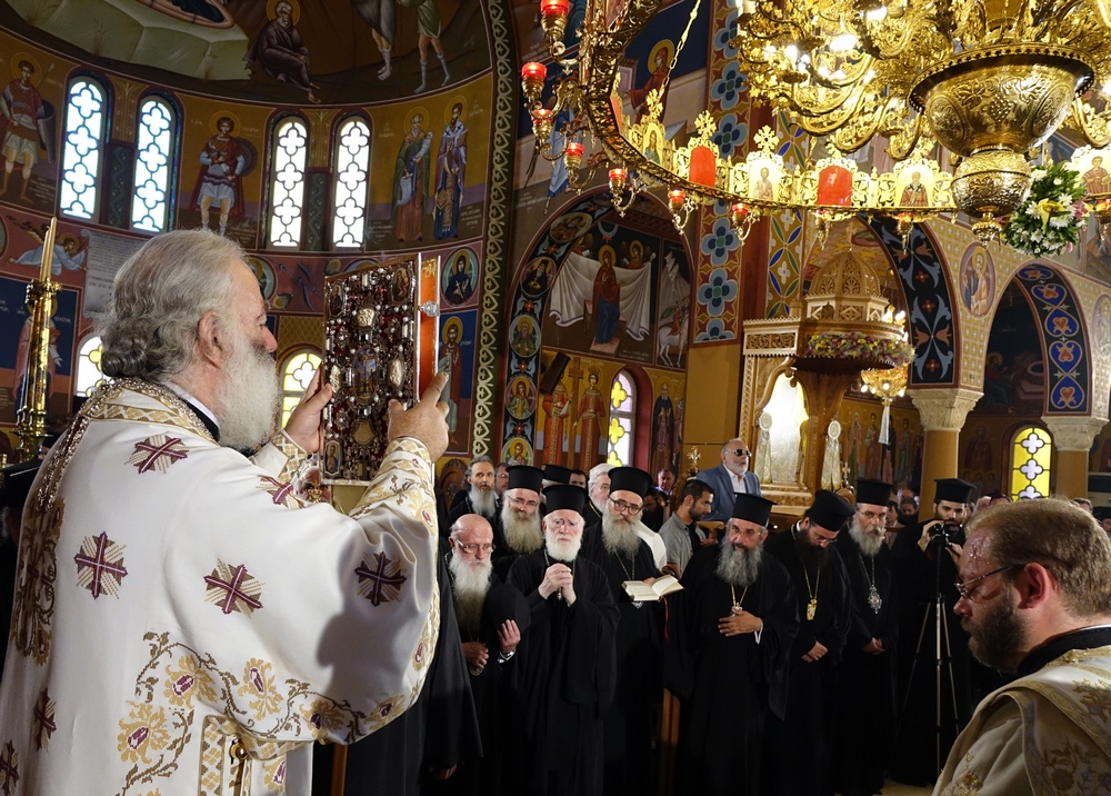 Divine Liturgy in Annunciation Catherdal in Kissamos