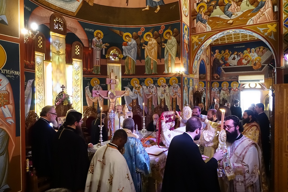 Divine Liturgy in Annunciation Catherdal in Kissamos