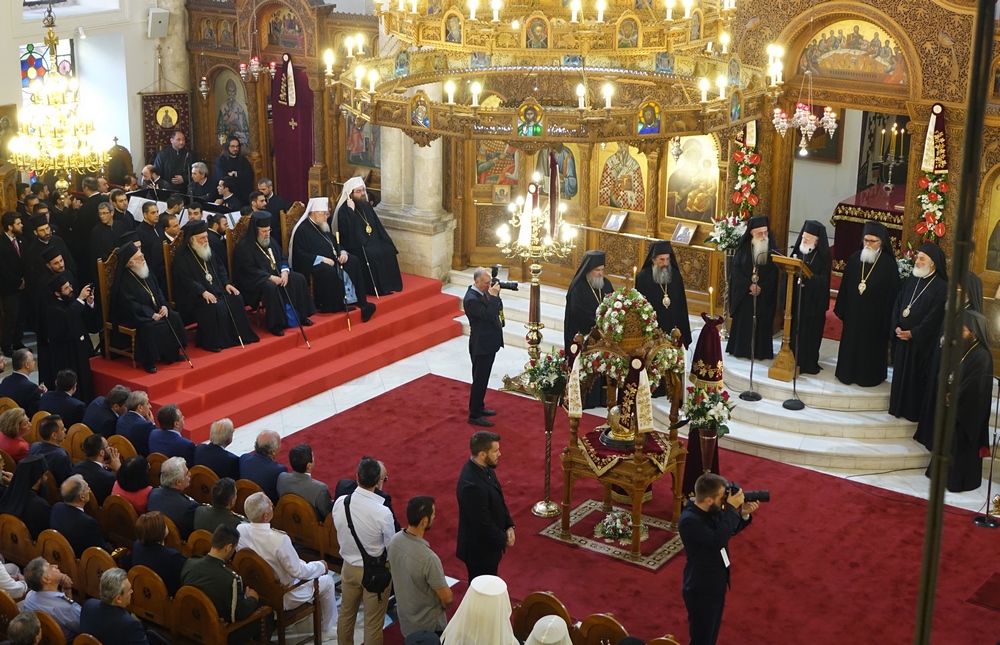 Vespers in St. Titus Cathedral in Heraklion 