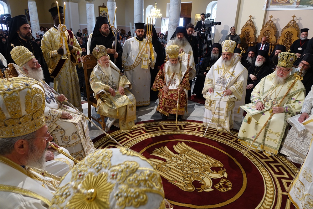 Divine Liturgy in St. Peter and Paul Cathedral in Chania