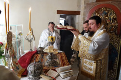 jarek 
Divine Liturgy in Gonia Monastery  
2016-07-01 15:03:09