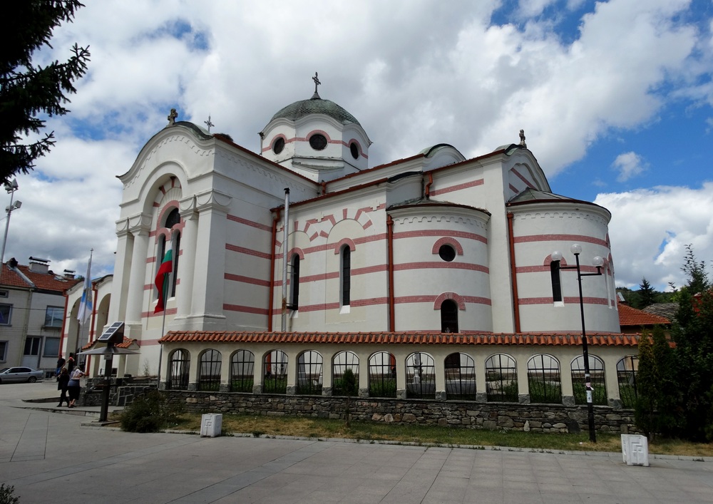 храм "Св. Богородица", град Батак