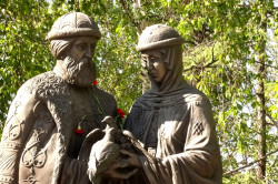 jarek 
Saints Peter and Febronia monument in Irkuck 
2016-08-20 22:26:18