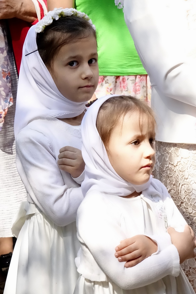 Waiting for the Holy Communion...