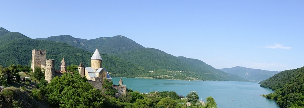 Ananuri castle 