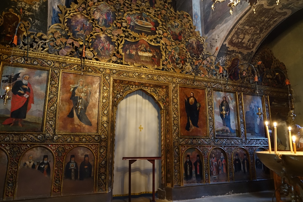 Bodbe monastery - interior of the old church