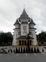joanikije 
Храм у Гура Хуморулуј 
2016-09-12 11:11:46