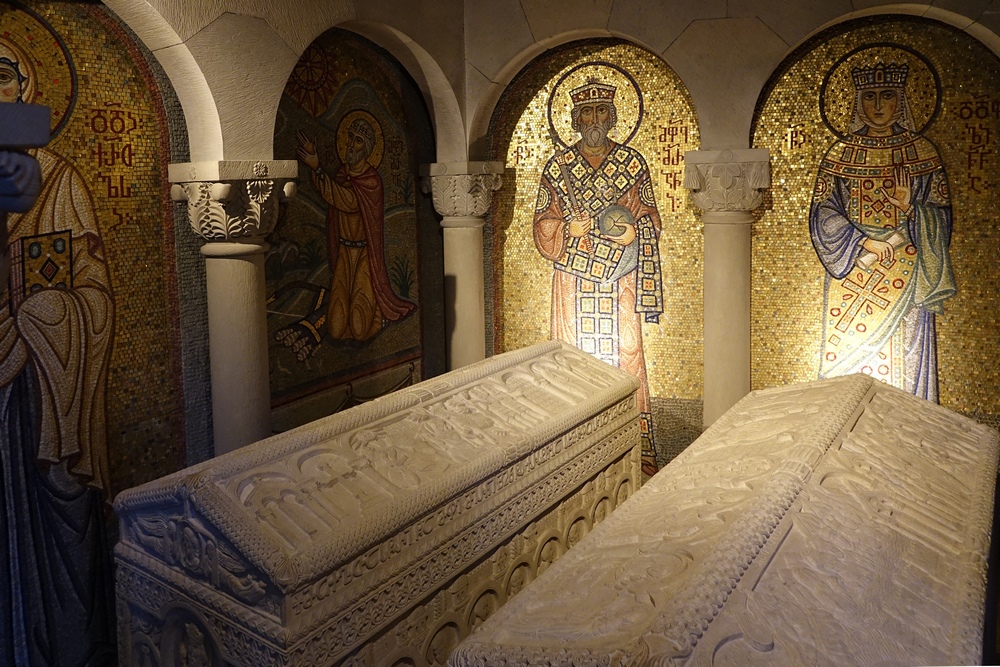 Sts. king Mirian and queen Nana reliquaries in Samtavro monastery