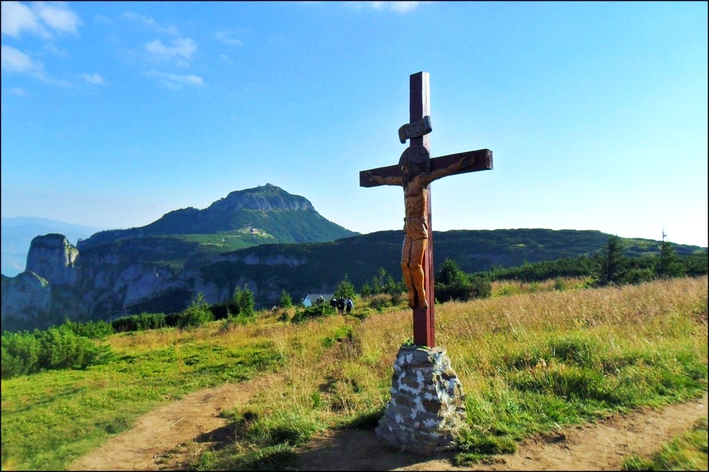 Troita in drum spre m-rea "Schimbarea la Fata" de pe Ceahlau
