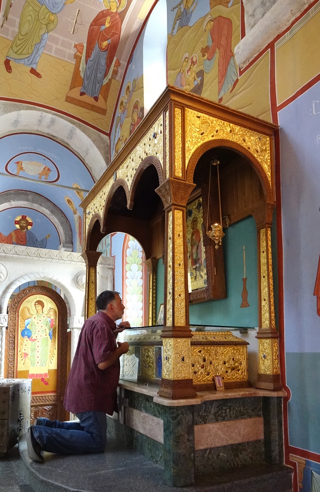 Relics of Sts. David and Constantine in Mocameta monastery