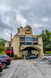 Vlutes 
Holy Trinity Serbian Orthodox Cathedral 
2016-10-07 01:15:58