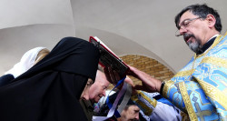 jarek 
Gospel reading during procession in Zwierki Convent 
2016-10-29 13:25:51