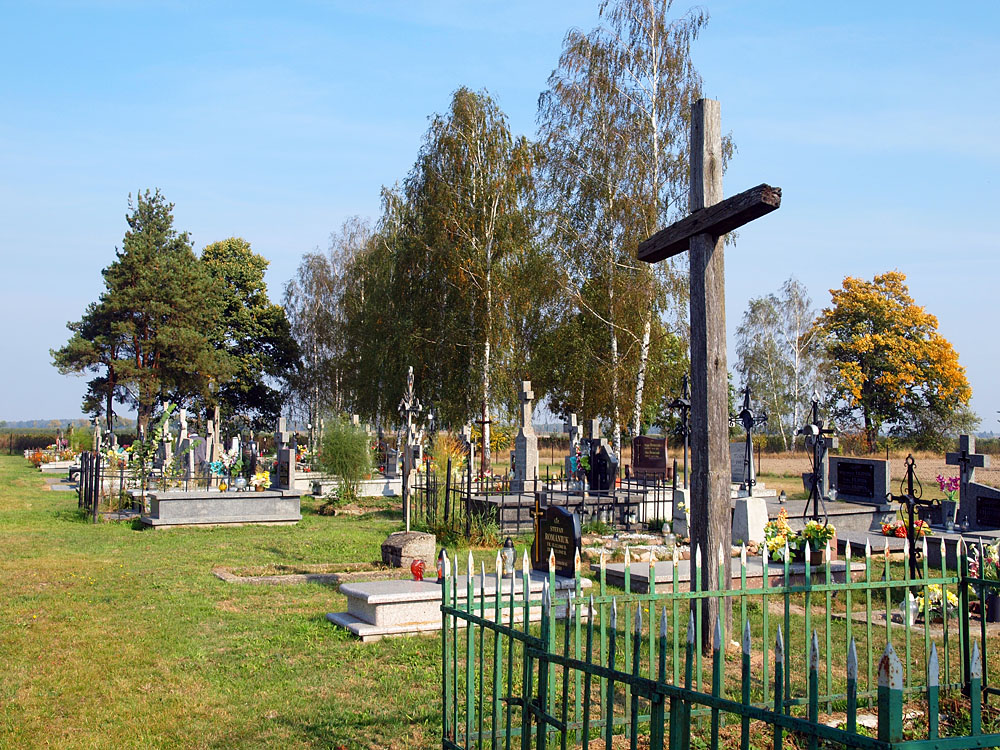 Współczesna część cmentarza w Nosowie.