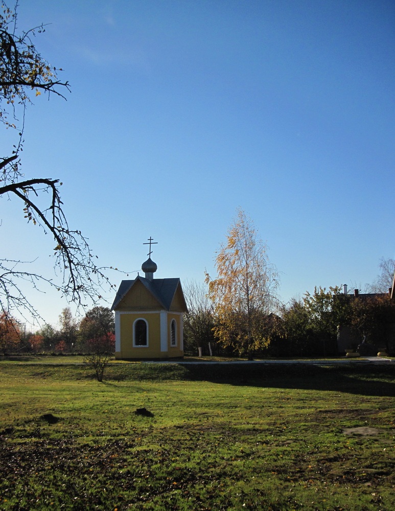 Прыход Свята-Мікольскай царквы ў Буда-Кашалёве. Капліца. Восень.