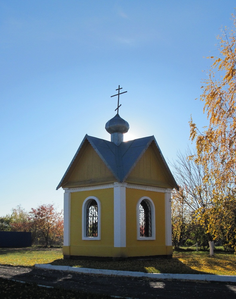 Прыход Свята-Мікольскай царквы ў Буда-Кашалёве. Капліца. Восень.