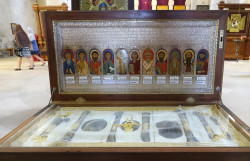 jarek1 
Relics of saints in Bagratin church in Kutaisi 
2016-11-04 09:37:06