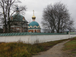AlexandraP 
Cemetery chapel in the Sanaksar monastery / Часовня над могилкой старца Иеронима  
2016-11-14 09:06:37