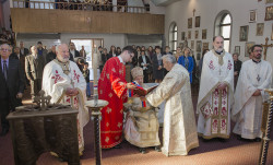 MikaV 
His Grace the Bishop of Canada Dr.Mitrofan (Kodic) visits the Serbian Parish ofSt.George in Waterloo 
2016-11-16 02:04:27