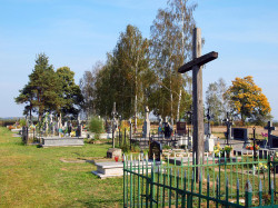 szolucha.w 
Współczesna część cmentarza w Nosowie. 
2016-11-16 17:46:08