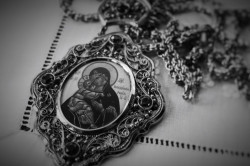 s.nektaria 
Panagia from deceased His Beatitude Vladimir, Metropolitan of Kiev and all Ukraine (1992-2014) 
2016-11-24 20:00:11