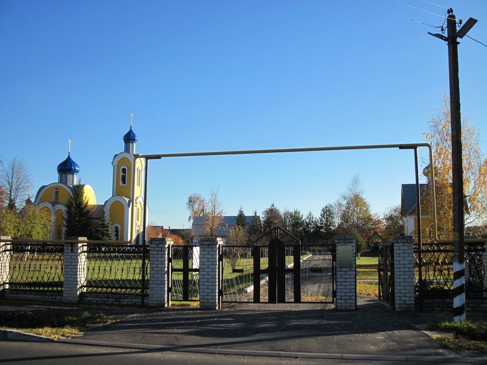 Свята-Мікольская царква ў Буда-Кашалёве. Восень