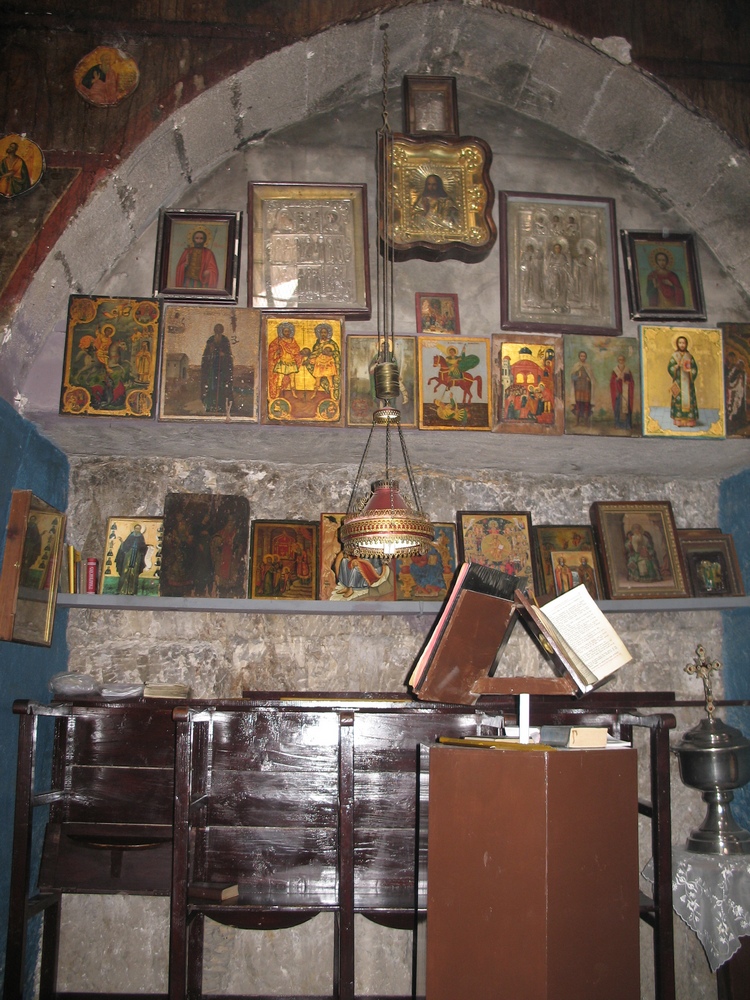 Певница