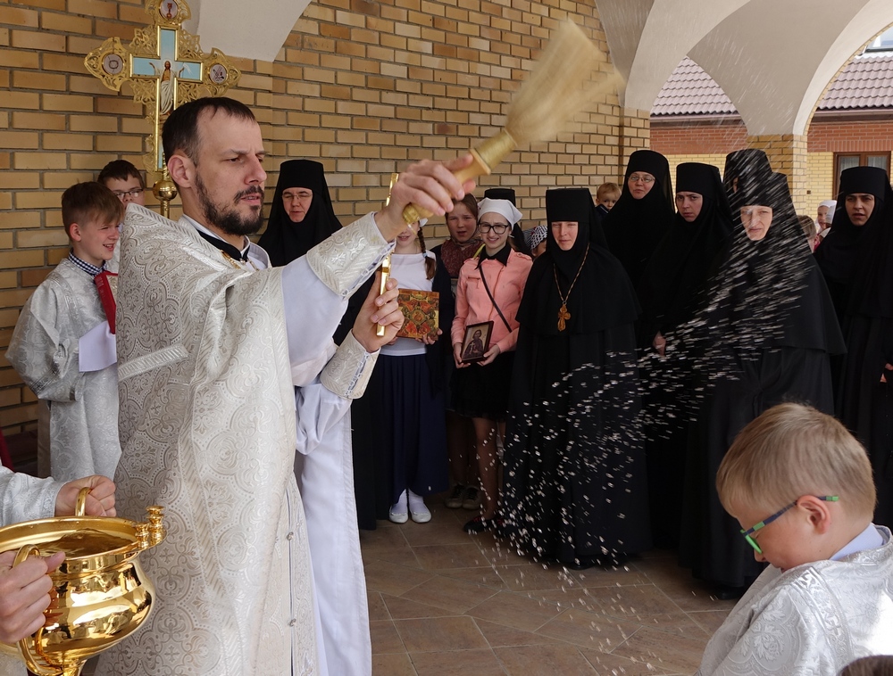 The procession in Zwierki Convent