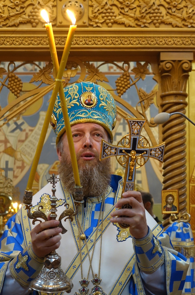 Bishop Gregory of Suprasl serving Divine Liturgy in Zwierki Convent