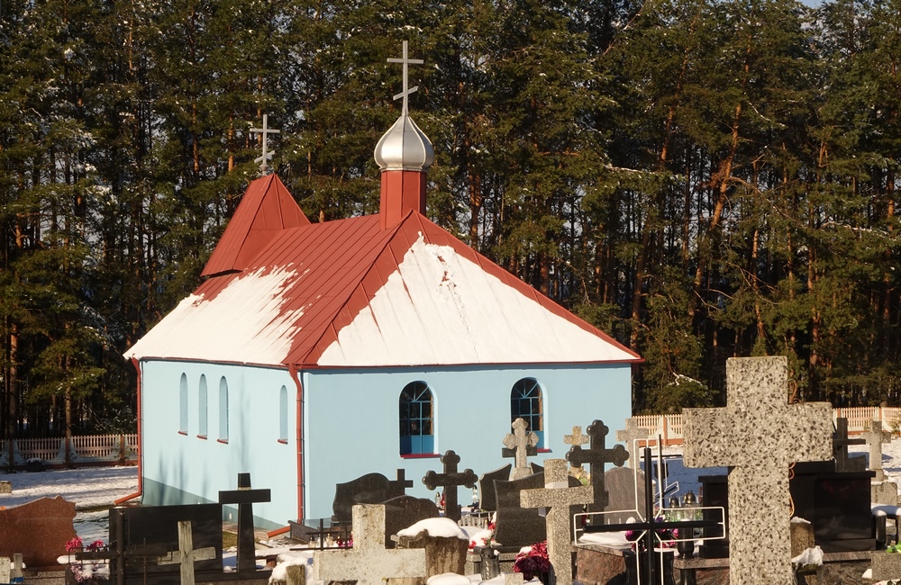 Cementary chapel in Knorozy