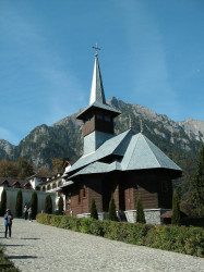 Pisoias 
Biserica Mica a Manastirii Caraiman 
2017-01-13 22:02:05