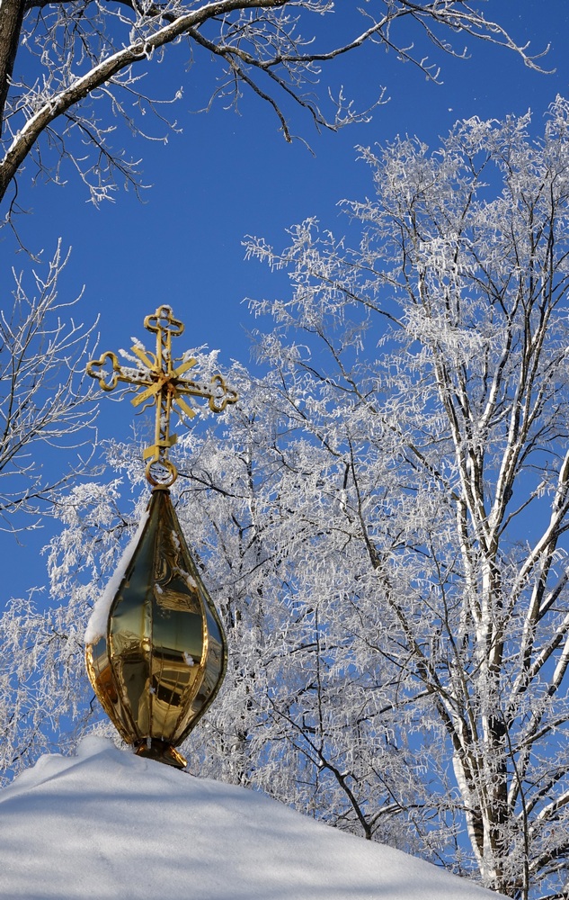A cross over a chapel in Nowoberezowo