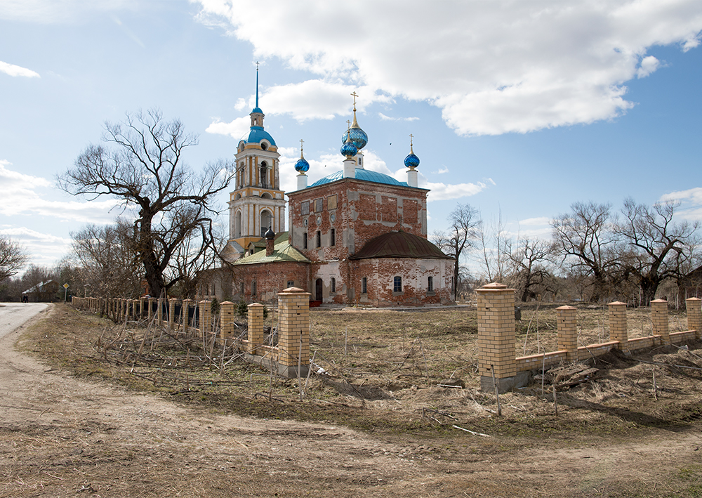 Храм Смоленской иконы Богоматери в селе Ильинском