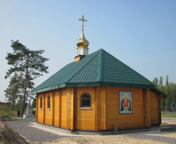 Uladzimir 
Царква св. дабрврн. Алега Бранскага ў Добрушы. 
2017-04-02 22:22:46