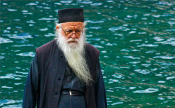 felix 
The monk from the Athos monastery Agiu Grigoriu - Монах манастира Григоријат на Светој Гори 
45 
2017-04-10 17:44:56