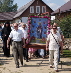 jarek1 
A procession with Zaleszanska icon of the Mother of God 
2017-04-10 20:33:29