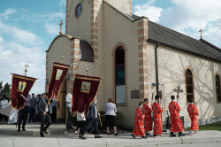 MikaV 
Proslava Vaskrsa u crkvi Sv.Georgije u Vaterlu,On,Kanada 
2017-04-20 04:09:12